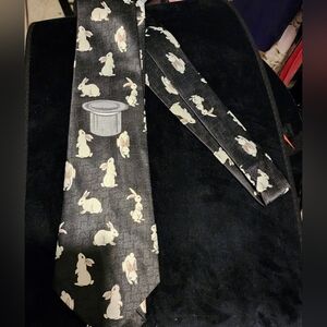 Magicians Tie bunny rabbit top hat